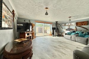 Lounge- click for photo gallery
